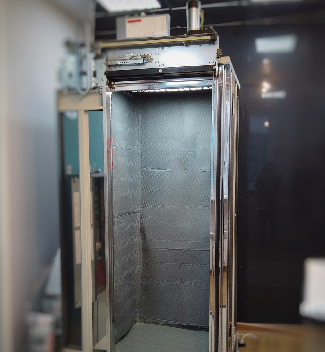 Защитные чехлы в лифт Защита лифтовых кабин