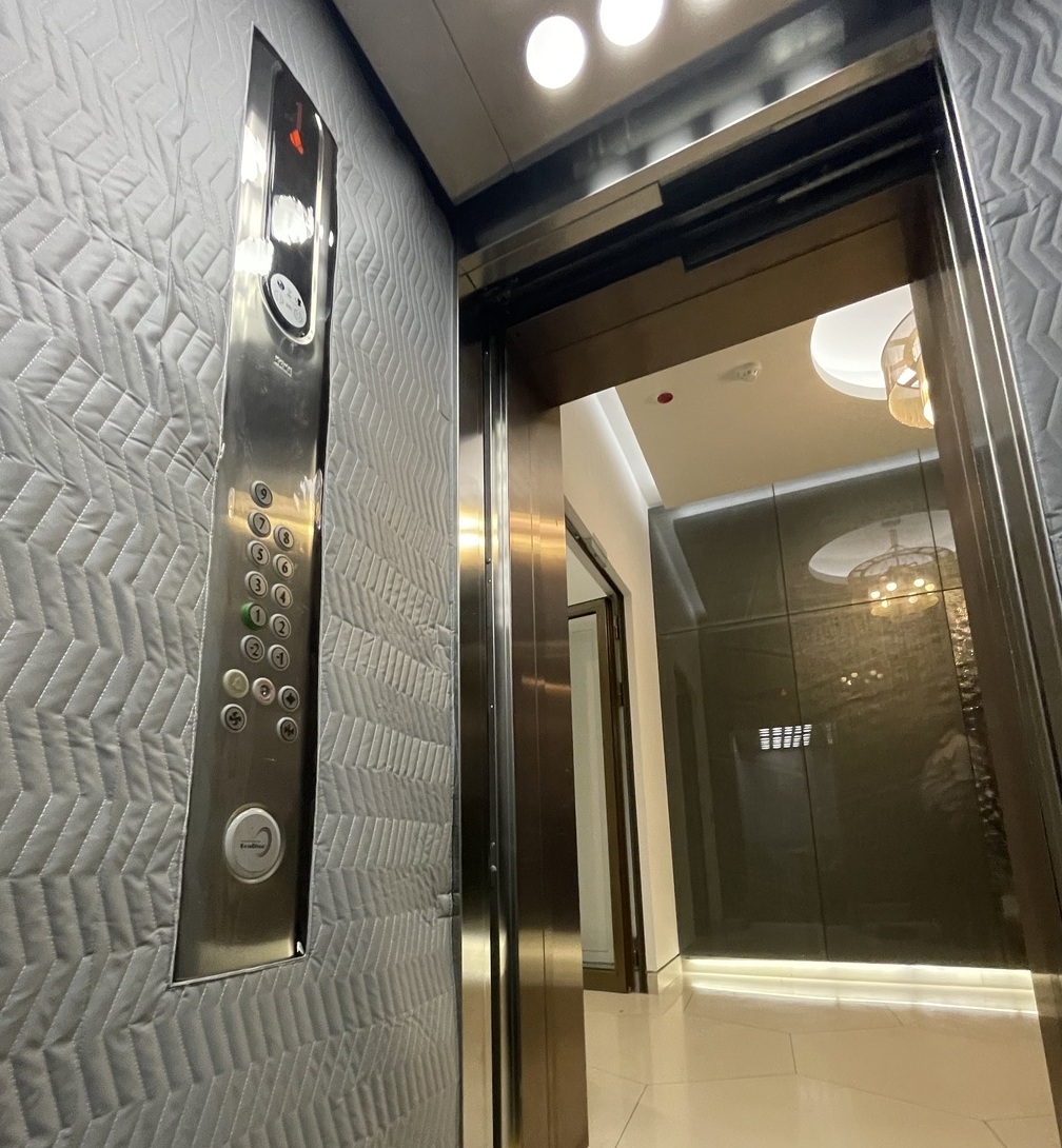 Защита от царапин в лифте Антивандальная защита стен лифта